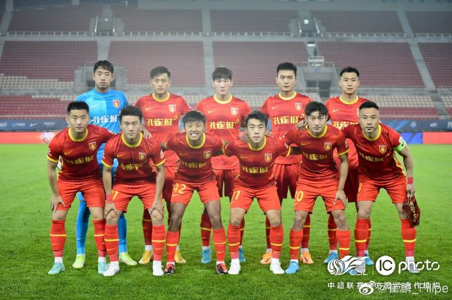 爱伦娜（妮卡尔·扎德甘 Necar Zadegan 饰）是一位摄影师，她那身为牧师的丈夫将世间一切除男女之爱外的爱情当作是不成饶恕的罪行，而爱伦娜亦安心的饰演着贤妻良母的脚色。一次偶尔中，爱伦娜碰见了名为佩顿（特拉茜·丁维迪 Traci Dinwiddie 饰）的女子，佩顿是一位女同性恋，爱伦娜惊奇的发现，本身的眼光老是不经意的留连于佩顿那斑斓的面庞之上。由于工作的缘由，爱伦娜和佩顿之间的接触愈来愈多，两人都感觉，对方的身上披发着致命的吸引力。在阳光，丛林和斑斓的音乐当中，两名女子之间发生了爱情，虽然这爱情不被伦理道德所容纳，可是两情相悦心心相惜，这莫非不恰是世上最纯正的豪情吗？